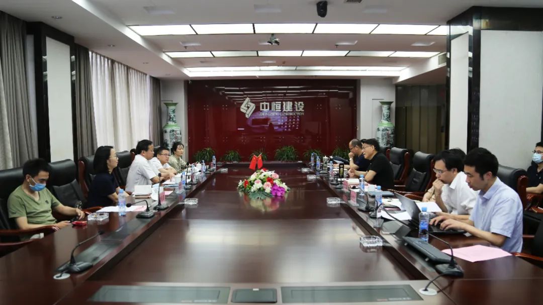 南昌县委常委、宣传部部长胡朝辉一行莅临中恒建设调研指导