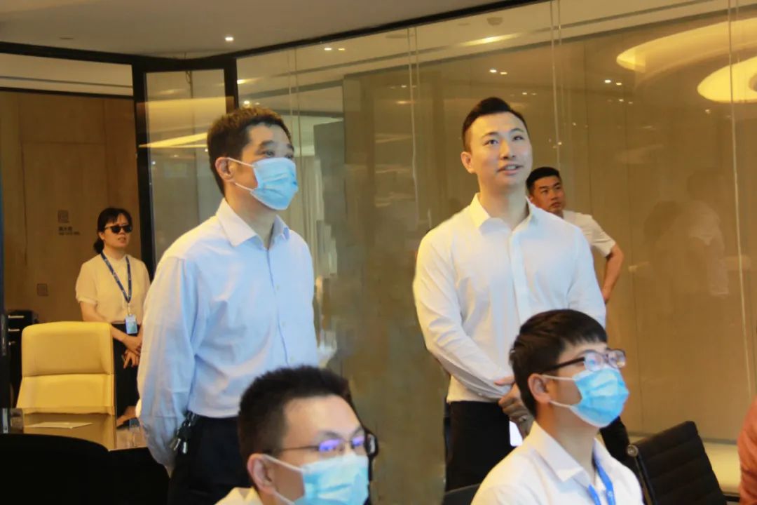 省住房和城乡建设厅党组书记吴昌平一行莅临中联建设集团调研座谈