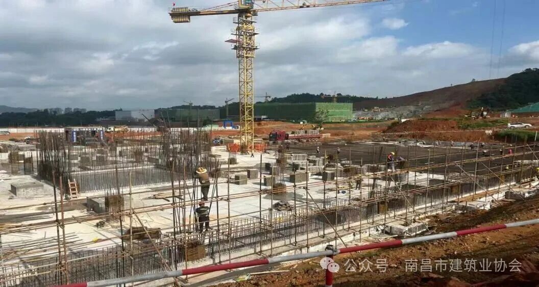战高温抢工期，铸匠心惠民生南昌二建两大民生项目全速推进 